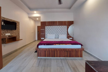 Super Deluxe Room